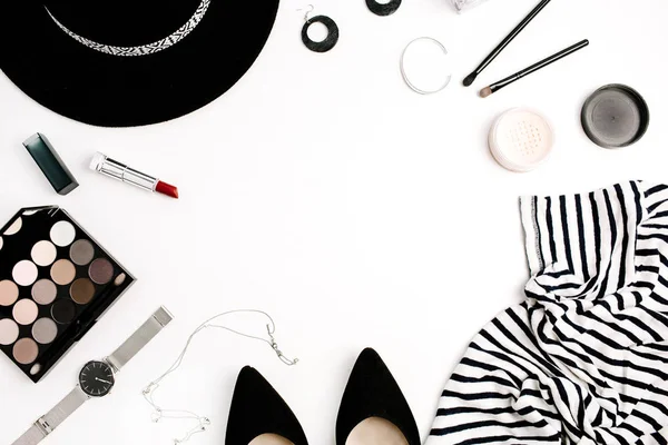 Marco Moda Mujer Ropa Moderna Accesorios Cosméticos Camiseta Sombrero Zapatos —  Fotos de Stock