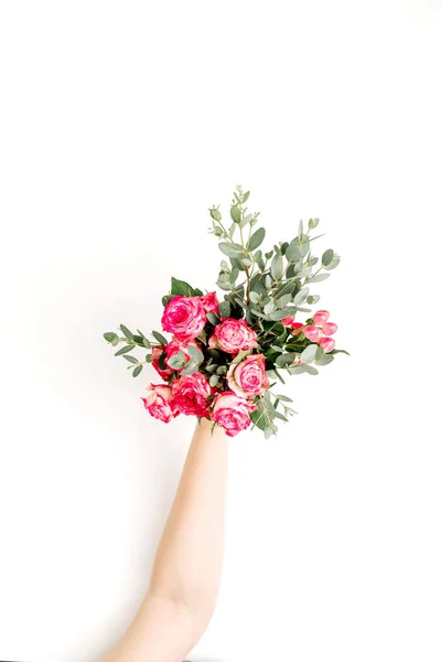 Mujer Sostiene Las Flores Rosa Ramo Eucalipto Plancha Plana Vista — Foto de Stock