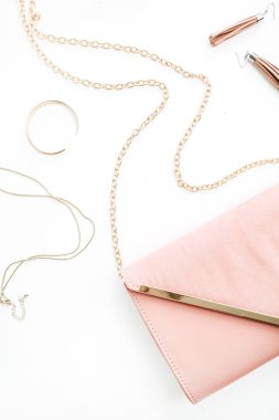 Moda pembe kadın aksesuar seti. Düz yatıyordu, en iyi görünümü.