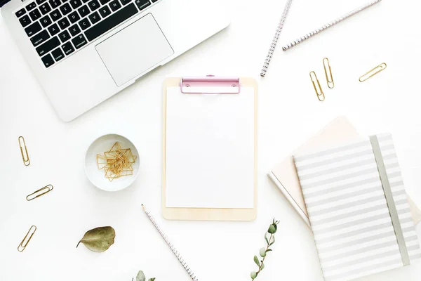 Flat Lay Office Workspace Blank Clipboard Laptop Stationery White Background — Stock Photo, Image