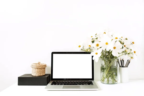 Business Freelance Blogger Concept Mock Empty Copy Space Laptop Standing — Stock Photo, Image