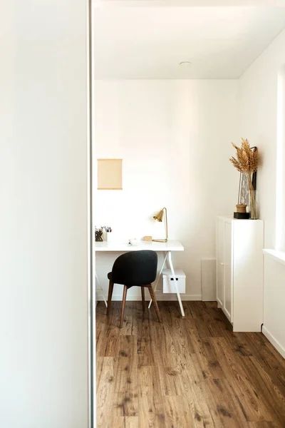 Conceito Design Interiores Escandinavo Moderno Gabinete Escritório Casa Freelancer Elegante Fotografias De Stock Royalty-Free