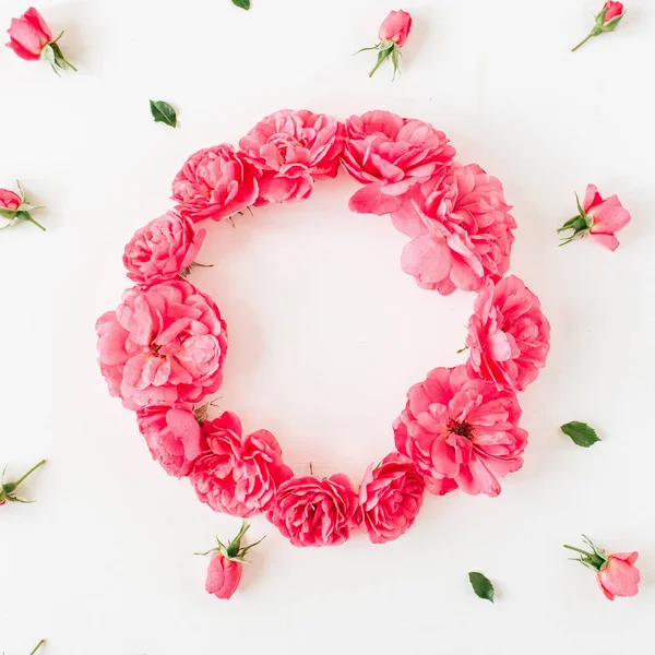 Roze Roos Bloemknoppen Patroon Witte Achtergrond Met Ronde Krans Frame — Stockfoto