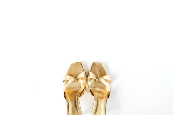 Pantofole Donna Oro Scarpe Lino Bianco Minimal Flat Lay Composizione — Foto Stock