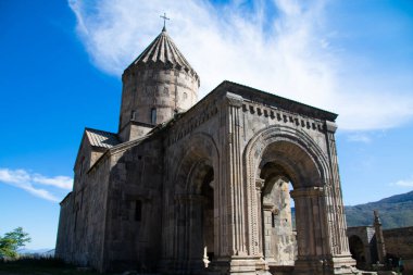 Eski kilise. Ermenistan 'daki Tatev manastırı kompleksi