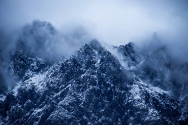 Caucasus kar dağ Kazbegi, Gürcistan