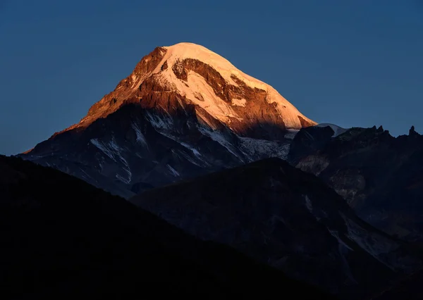 Georgia ülkede Kazbegi Mount