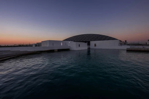 Abu Dhabi, Birleşik Arap Emirlikleri, 30-Kasım-2017: Louvre Abu Dhabi, Abu Dabi yeni bir dönüm noktası