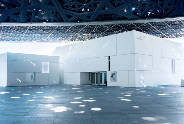 Abu Dhabi, Birleşik Arap Emirlikleri, 30-Kasım-2017: Louvre Abu Dhabi, Abu Dabi yeni bir dönüm noktası