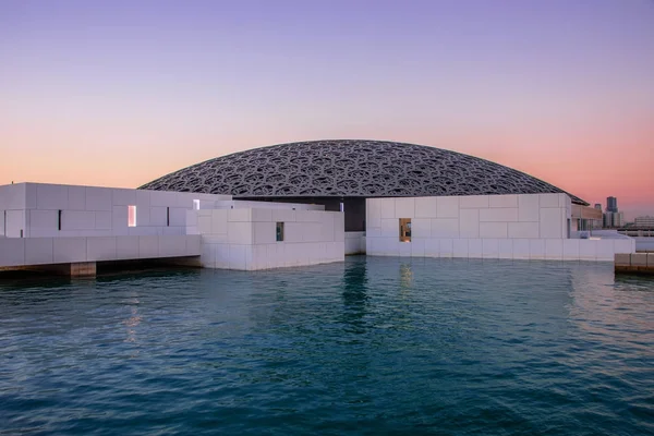Abu Dhabi, Birleşik Arap Emirlikleri, 30-Kasım-2017: Louvre Abu Dhabi, Abu Dabi yeni bir dönüm noktası.