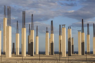 beton ve demir sütunlar