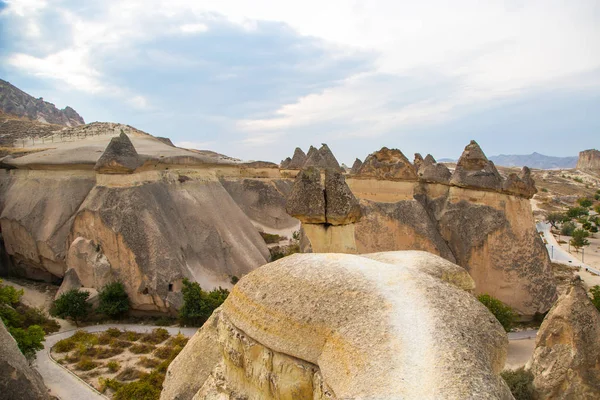 Turysta Górach Cappadocia — Zdjęcie stockowe