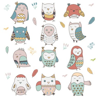 Şirin elle çizilmiş vektör baykuşlar, komik karikatür karakter kümesi