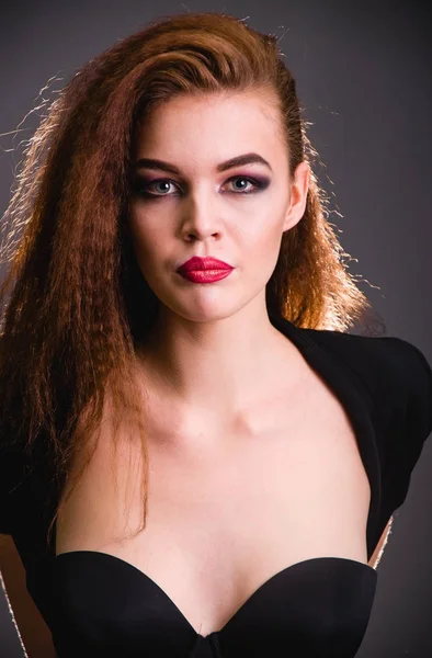 Jeune belle fille ukrainienne Européens dans le studio — Photo