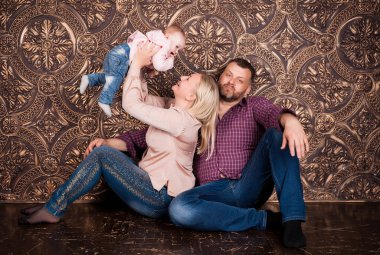 Güçlü bir dost aile birlikte tutar ve birbirlerine yardımcı olur