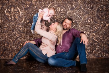 Güçlü bir dost aile birlikte tutar ve birbirlerine yardımcı olur