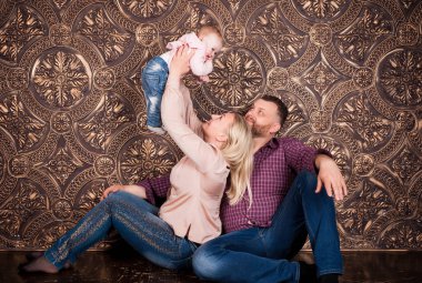 Güçlü bir dost aile birlikte tutar ve birbirlerine yardımcı olur