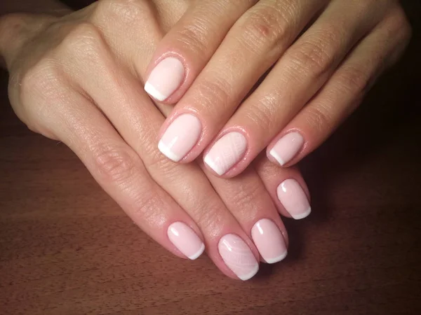 Manicurista Hizo Excelentemente Trabajo Una Hermosa Manicura Con Gel Polaco — Foto de Stock