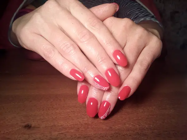 Manicurista Hizo Excelentemente Trabajo Una Hermosa Manicura Con Gel Polaco — Foto de Stock