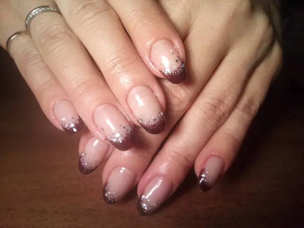 Manicurista Hizo Excelentemente Trabajo Una Hermosa Manicura Con Gel Polaco —  Fotos de Stock