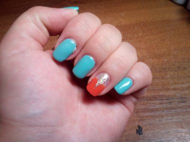 Manikürcü mükemmel ellerinde bir Lehçe jel ile güzel manikür işini yaptı ve istemci happythe manikürcü mükemmel ellerinde bir Lehçe jel ile güzel manikür işini yaptı ve istemci happythe manikürcü hariç