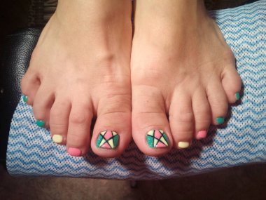 Manikürcü mükemmel ellerinde bir Lehçe jel ile güzel manikür işini yaptı ve istemci happythe manikürcü mükemmel ellerinde bir Lehçe jel ile güzel manikür işini yaptı ve istemci happythe manikürcü hariç