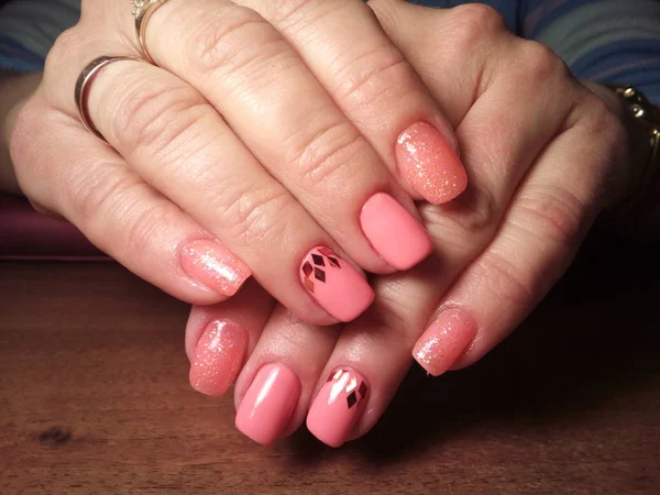 Manicurista Hizo Excelentemente Trabajo Una Hermosa Manicura Con Gel Polaco — Foto de Stock