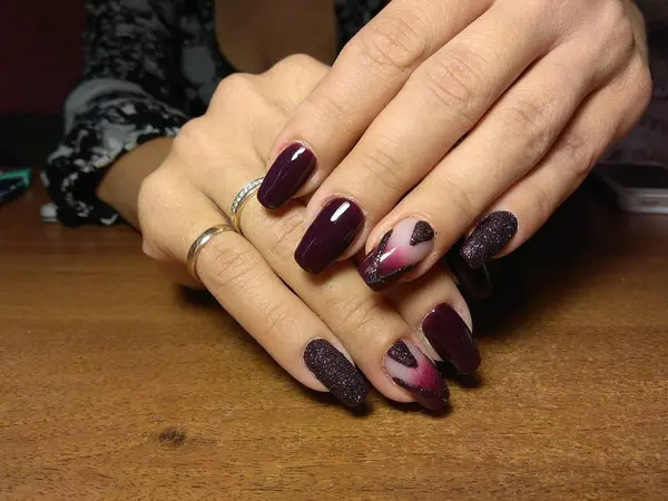 Manicurista Hizo Excelentemente Trabajo Una Hermosa Manicura Con Gel Polaco — Foto de Stock