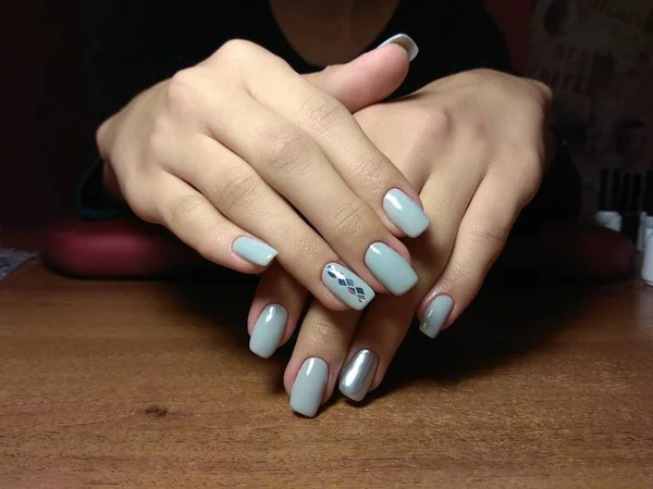 Manicurista Hizo Excelentemente Trabajo Una Hermosa Manicura Con Gel Polaco — Foto de Stock