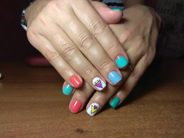 Manicurista Hizo Excelentemente Trabajo Una Hermosa Manicura Con Gel Polaco —  Fotos de Stock