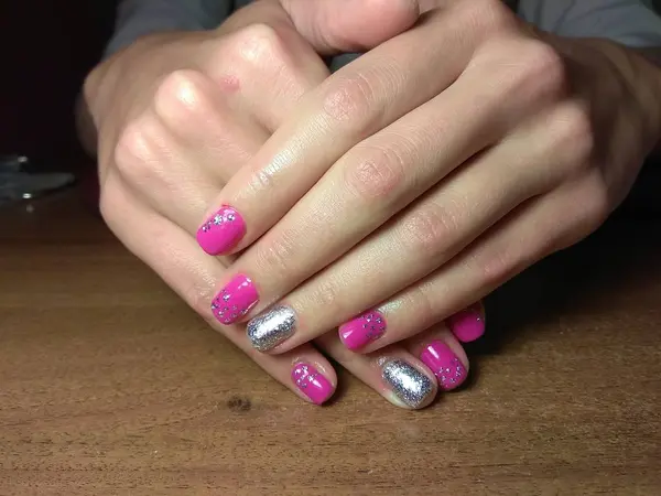 Manicurista Hizo Excelentemente Trabajo Una Hermosa Manicura Con Gel Polaco —  Fotos de Stock