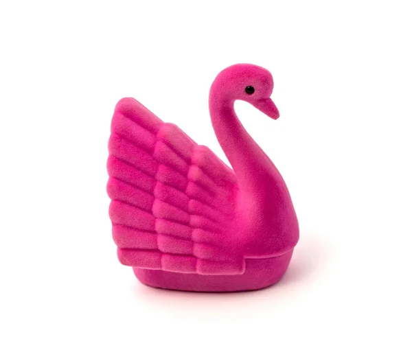 Estatuilla rosa de cisne aislada sobre fondo blanco — Foto de Stock