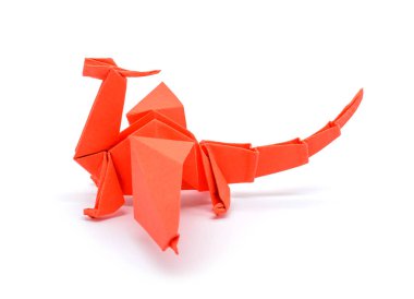 Beyaz arka plan üzerinde izole kırmızı origami ejderha fotoğraf
