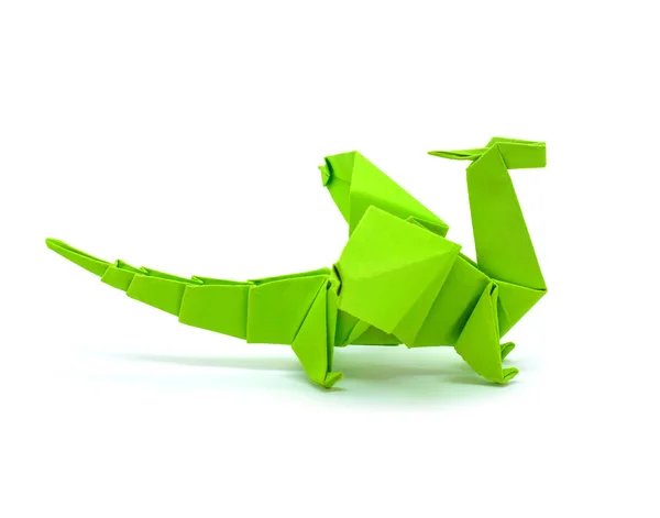 Zdjęcie z origami zielony smok na białym tle — Zdjęcie stockowe