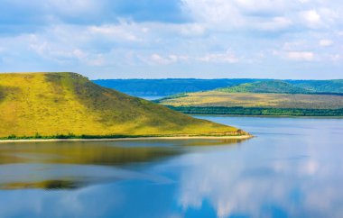 Güzel bir mavi bay yaz adlı fotoğrafı