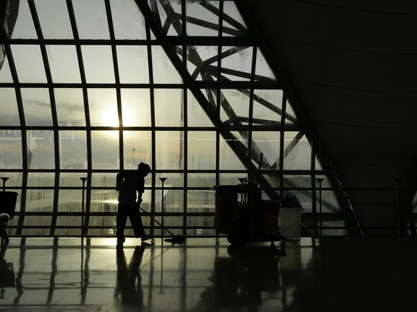 Sabah havaalanına katında temizlik