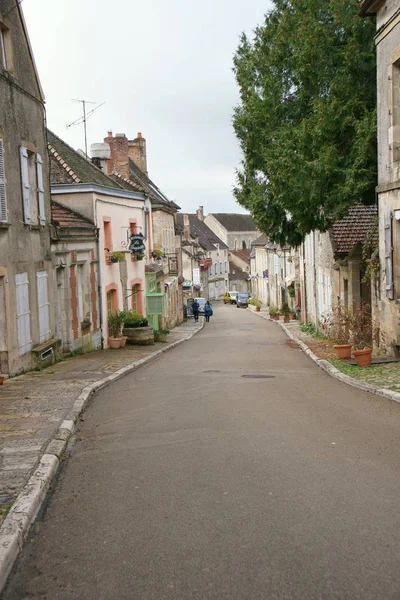 Basilique Sainte-Marie-Madeleine de Vezelay Vezelay, Fransa en güzel köy yolu — Stok fotoğraf