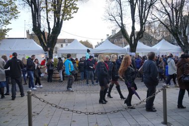 Beaune 'deki Les Trois Glorieuses de Bourgogne 2016' da (Üç Şanlı Gün) açık hava mağazası