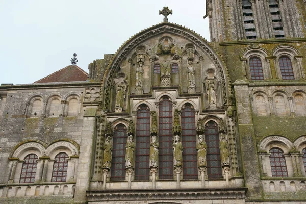 Vezelay 'deki Basilique Sainte-Marie-Madeleine de Vezelay Kilisesi — Stok fotoğraf