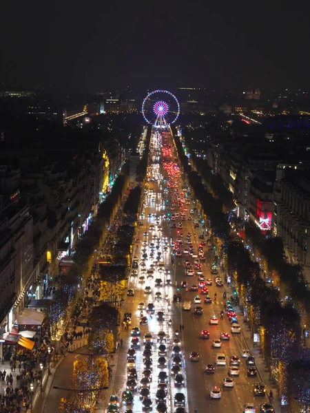 巴黎, 法国-11月 26, 2016: 香榭丽舍大街照明 — 图库照片