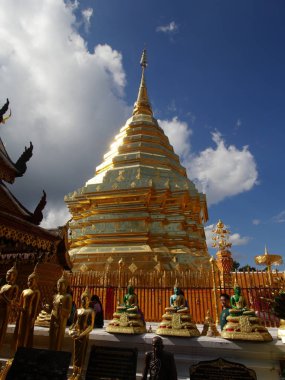 Pagoda Chiang Mai Doi Suthep tapınağında