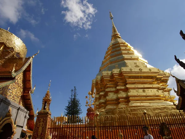 Пагода в храме Дои Сутеп в Чиангмае — стоковое фото
