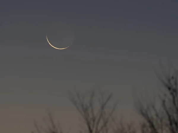 Earthshine의 초승달 — 스톡 사진