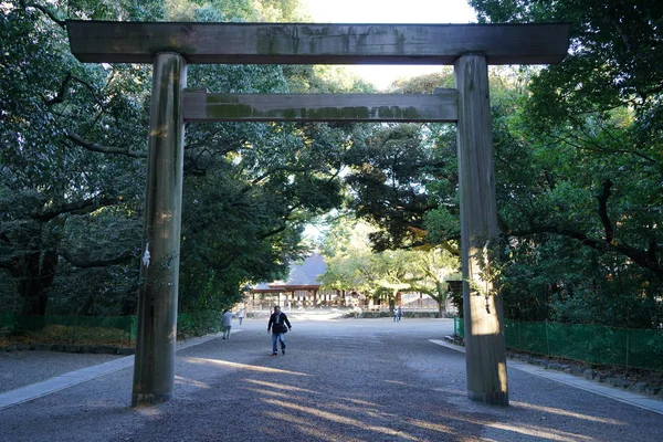 Eingangstor des atsuta-Schreins (torii) — Stockfoto