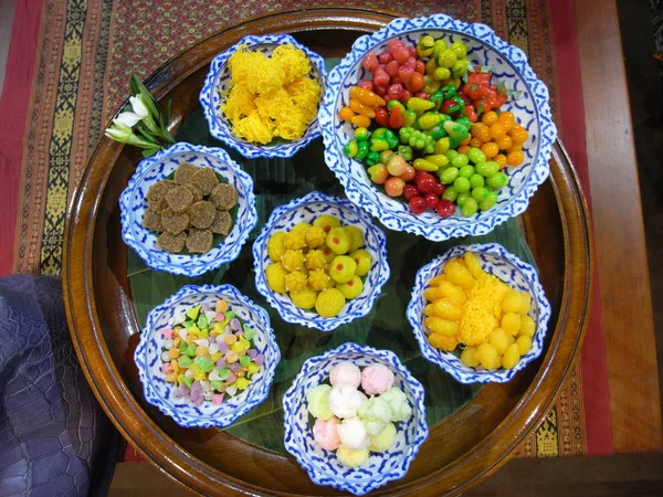 典型的なタイのお菓子-カノム クアン — ストック写真