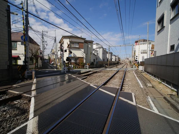 V-σχηματισμός σιδηροδρομική διάβαση Seibu Ikebukuro γραμμής — Φωτογραφία Αρχείου