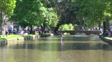 Bourton on water nehir Windrush