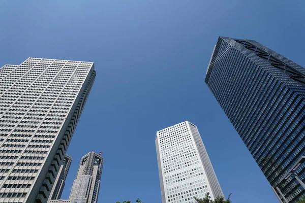 Arquitectura empresarial moderna, tecnología de alta tecnología en Tokio —  Fotos de Stock