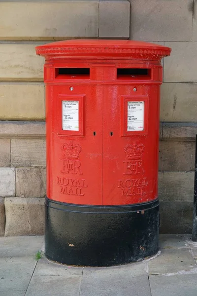 Postbox Royal Mail σε Τσέστερ — Φωτογραφία Αρχείου