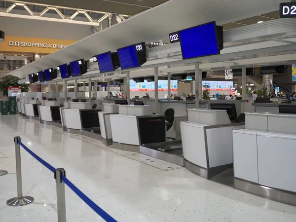 Narita, Japón-17 de septiembre de 2017: Aeropuerto de Narita Terminal 2 temprano en la mañana —  Fotos de Stock